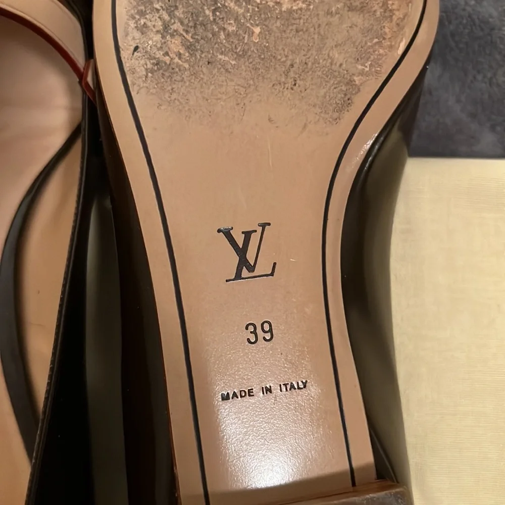 Louis Vuitton Patent Leather Flats with Pink Strap - Picture 7 of 11